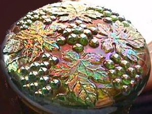 GRAPE & CABLE Powder Jar Lid - Note four leaves!