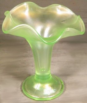 JACK-IN-THE-PULPIT vase in stretch.Vaseline