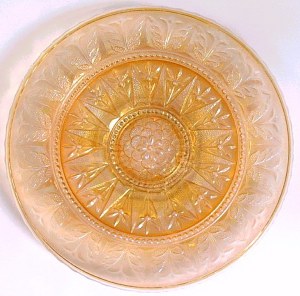 Elegance Plate in Marigold.