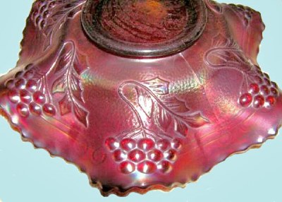 HORSE CHESTNUT or BERRY & LEAF CIRCLE Exterior of Red LEAF CHAIN BOWL