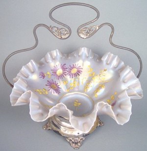 This AURORA PEARLS Bowl with painted DAISIES in Bride's Basket  is signed Austria.
