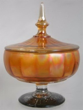 Fenton #735 Puff or Candy with black base - 1920s-3.5 in. pedestal.