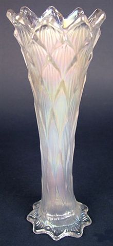 LINED LATTICE Vase in White.