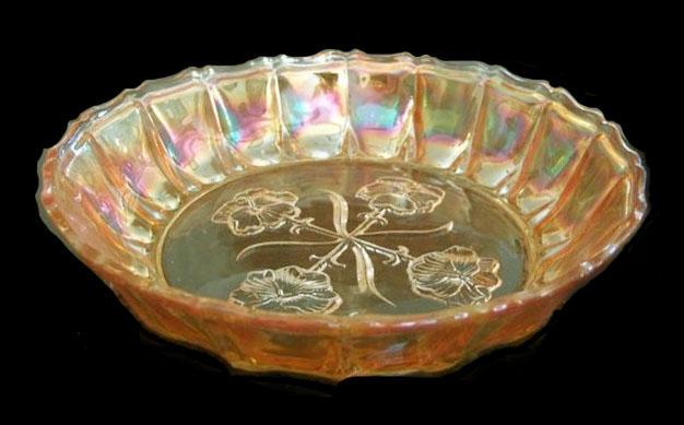 SOUTHERN CROSS Bowl-10 in. in diam. Similar to GOLDEN PANSY. Courtesy Ray & Lynne Nagy,
