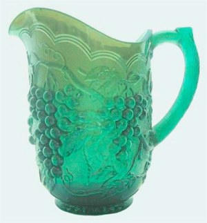 IMPERIAL GRAPE in Emerald Green - 8.25 in. tall.