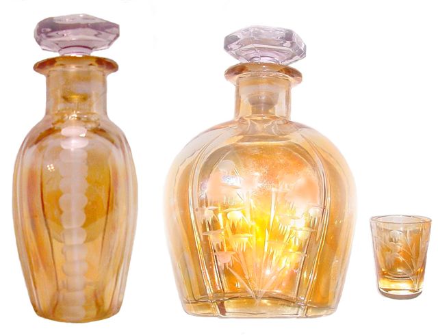 ETCHED MUMS Whiskey Set (right) - Side View-(left)