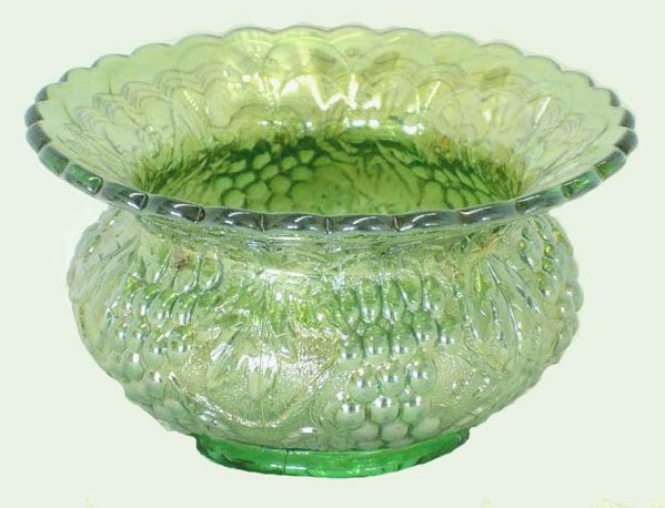 IMPERIAL GRAPE Spittoon in Helios. From 8-9 in. Bowl.