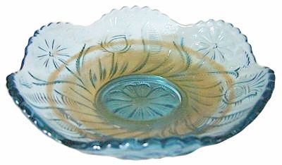 FIELD THISTLE - 5.25 in. bowl in light blue with uneven mgld. irid..