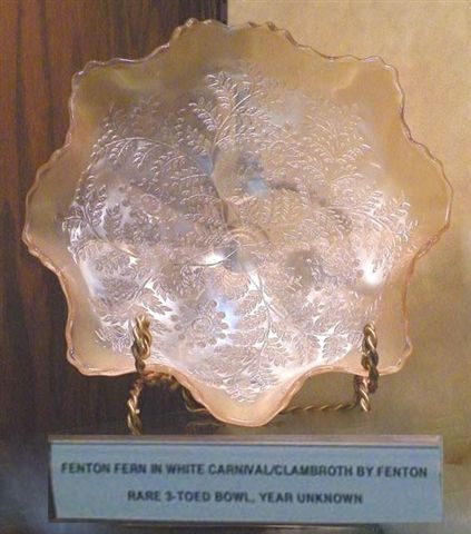 FERN Bowl in Fenton Museum-White-Clambroth