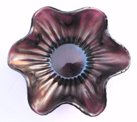 SMOOTH RAYS-Jeweled Heart Exterior-5 in. bowl.