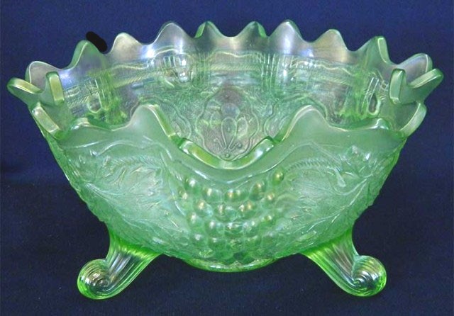 (_9) Fenton GRAPE & CABLE with Persian Medallion interior crack--ice green. Few known.$425. 11-12 Seeck Auction.-22 pts