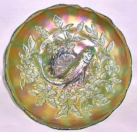 Said to be the only Green TROUT & FLY Plate. The edges DO turn up, but not so much that your soup could be eaten from the piece. (smile) Sold July '05 - $14,000.