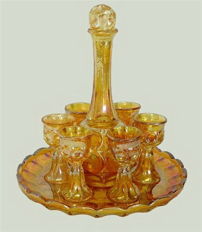 MOONPRINT Cordial Set-Tray-8. 75 in. diam.Decanter 9 in. tall-Stopper 4 in. diam