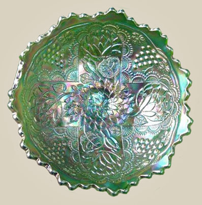 LOTUS & GRAPE Bowl in Green-5.5 in. diam