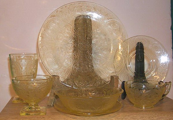 Horseshoe place setting