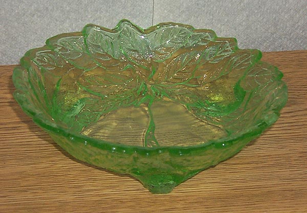 Avocado - 6 inch tri-footed relish bowl